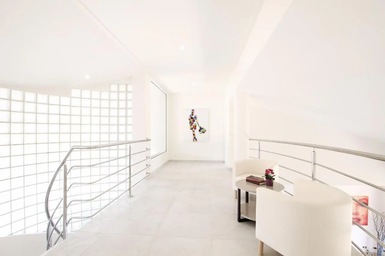 Modern Palmeras Pollença