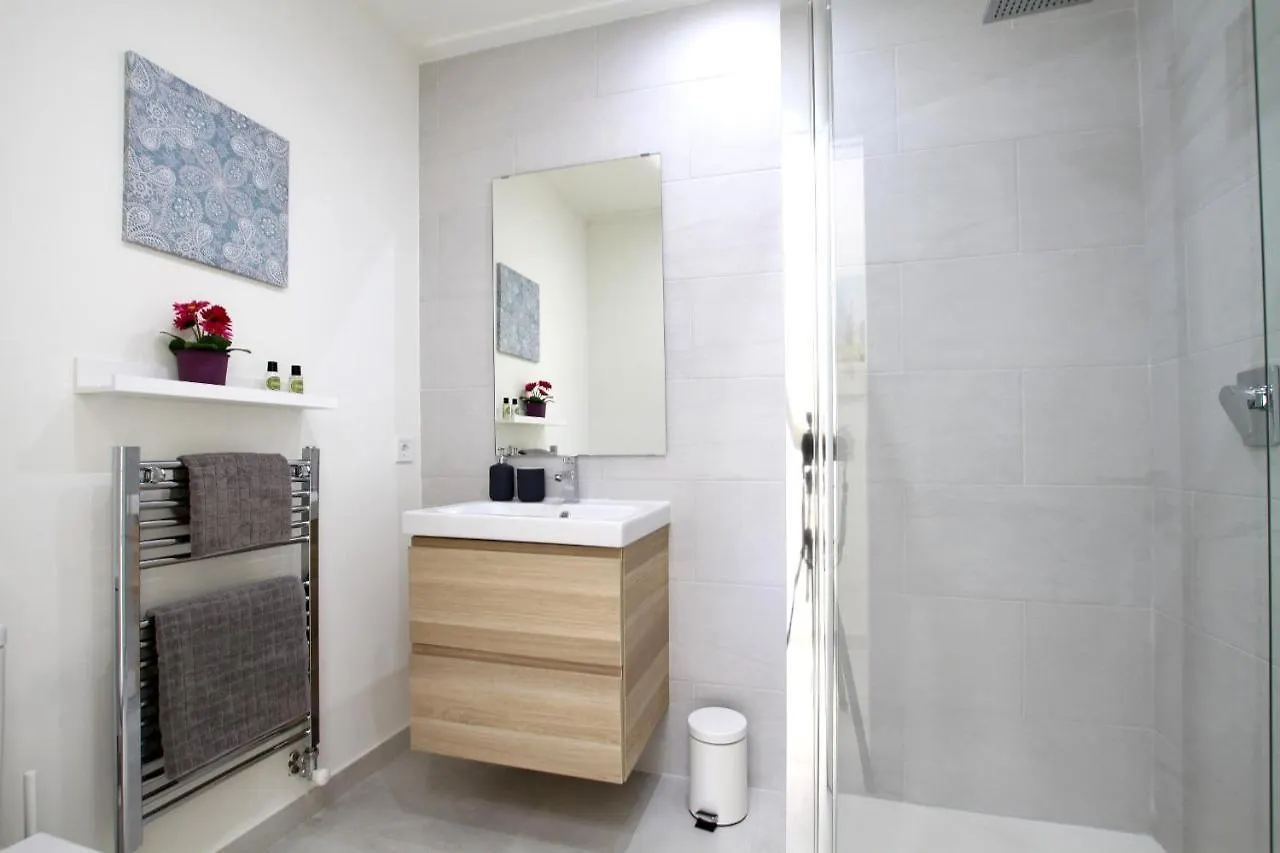 Modern Palmeras Pollença Vila